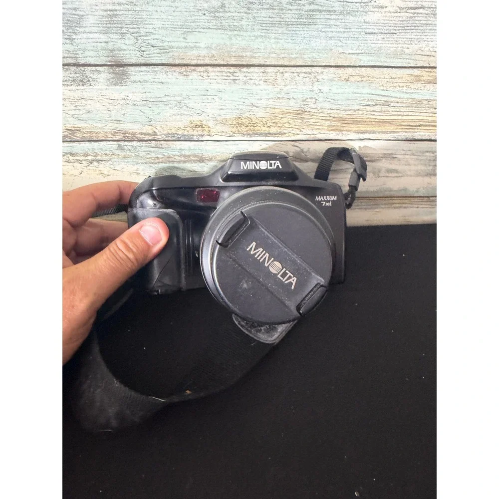 Minolta Maxxum 7xi 35mm SLR Film Camera 80-200mm Lens Black Good AF Zoom